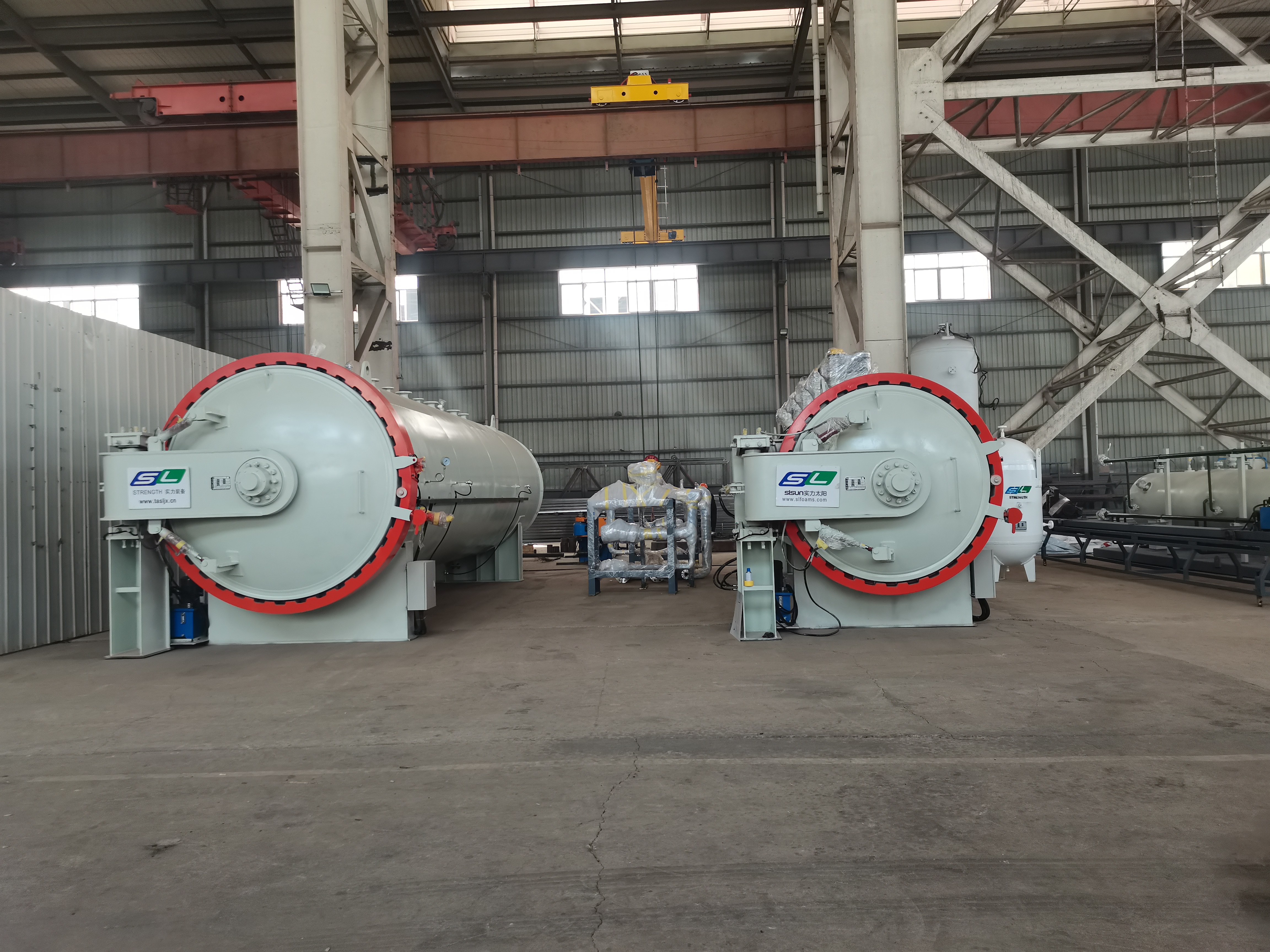 DN2000、DN2400兩臺(tái)新材料熱壓罐發(fā)往江蘇